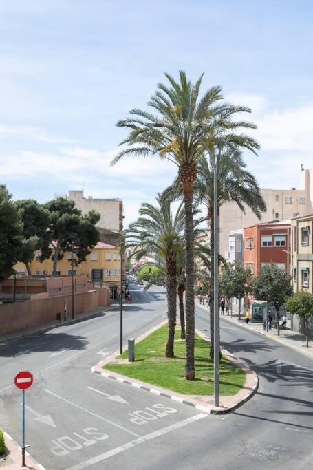 Encantador Apartamento De 3 Habitaciones Con Balcon Alicante Exterior photo